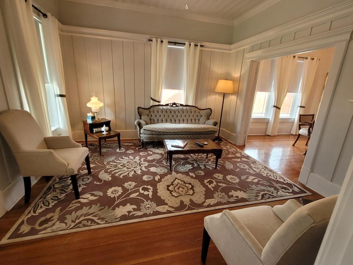 Holland House - Historic And Sophisticated Villa Alpine Exteriör bild
